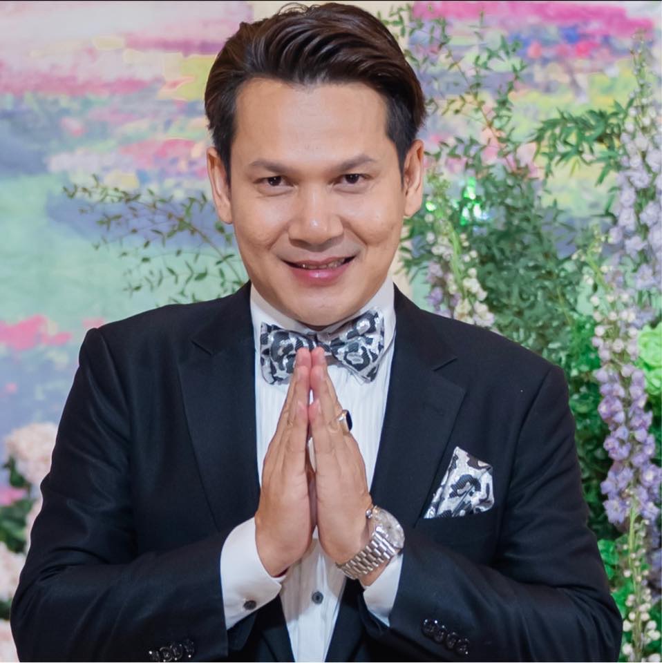 ខាន់ ជេមស៌ / KHAN JAMES