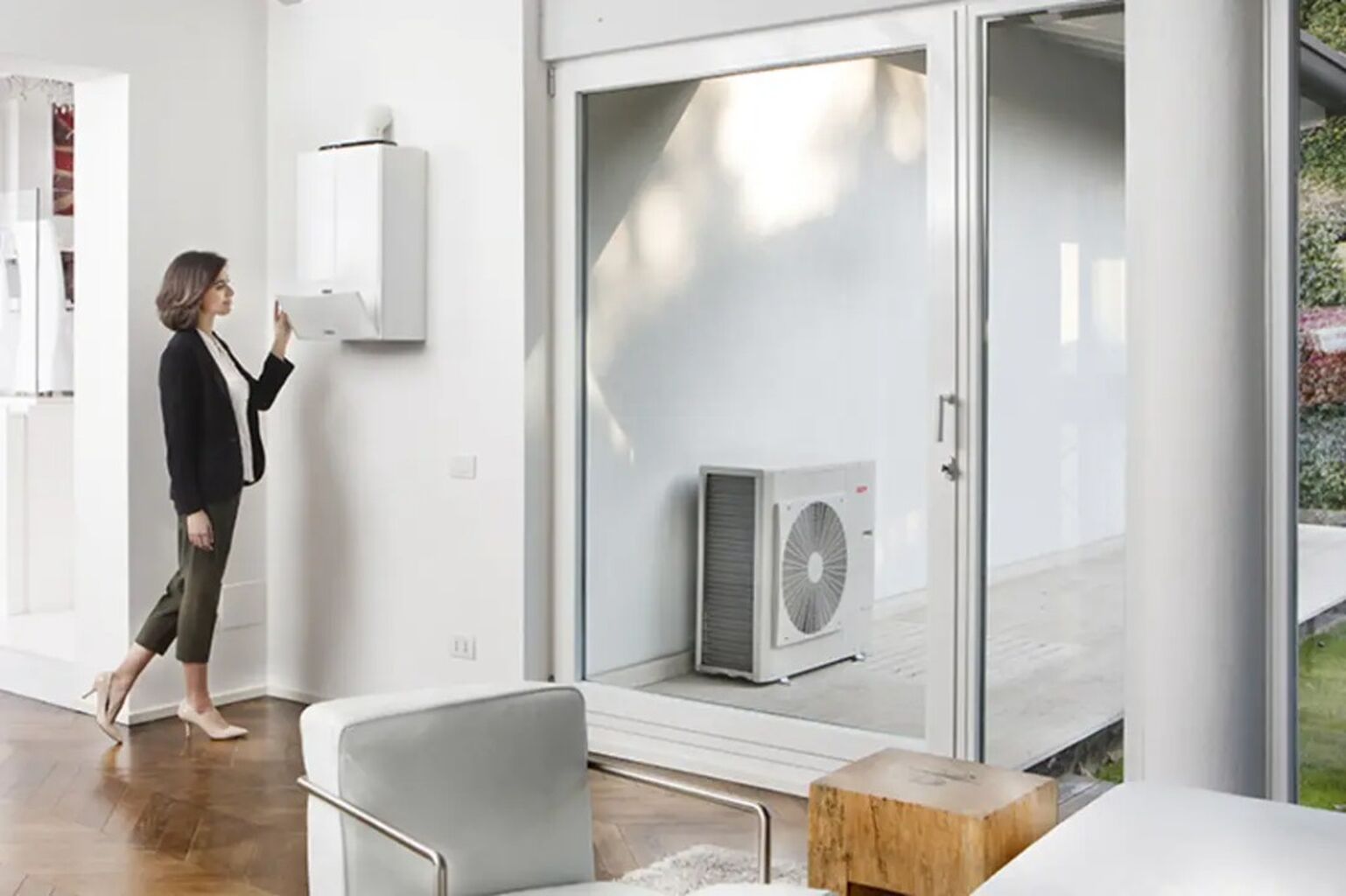 Benefits of Hybrid Heat Pumps Infographic