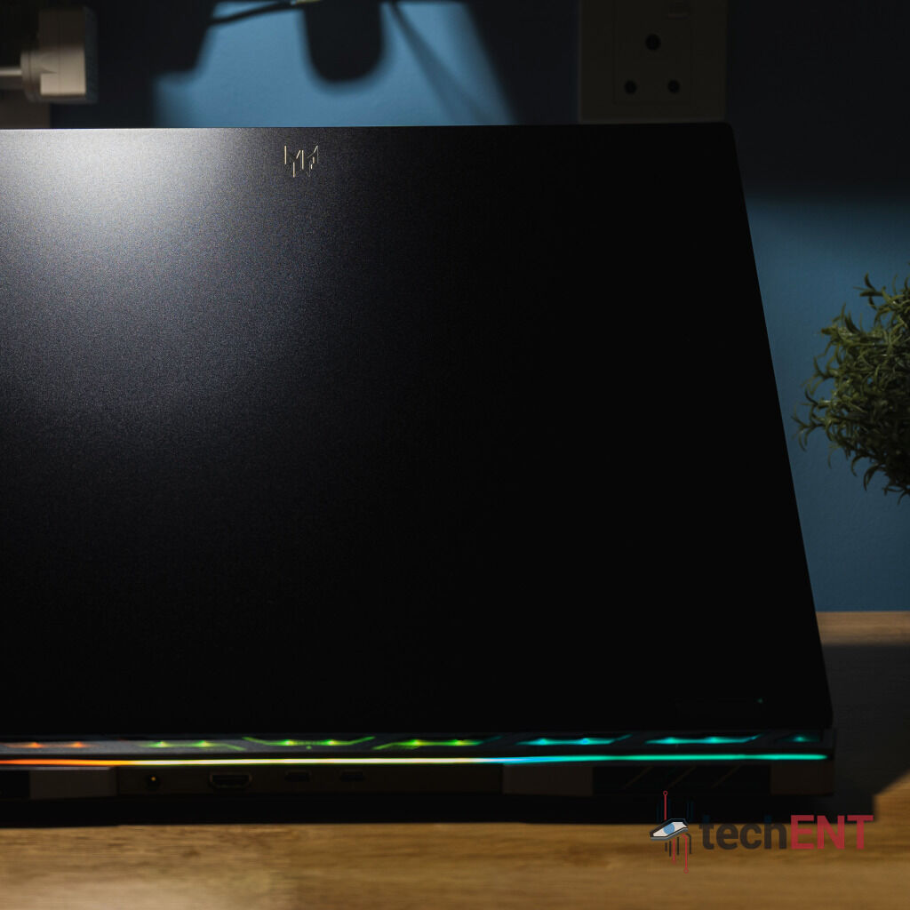 Predator Helios 18 First Look