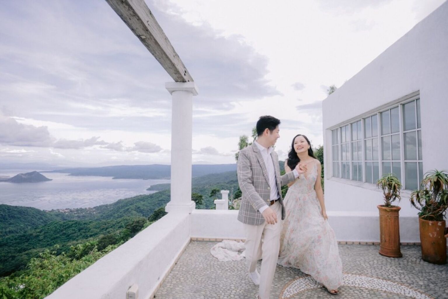 The Perfect Prenup Locations for Your Light and Bright Photo Shoot