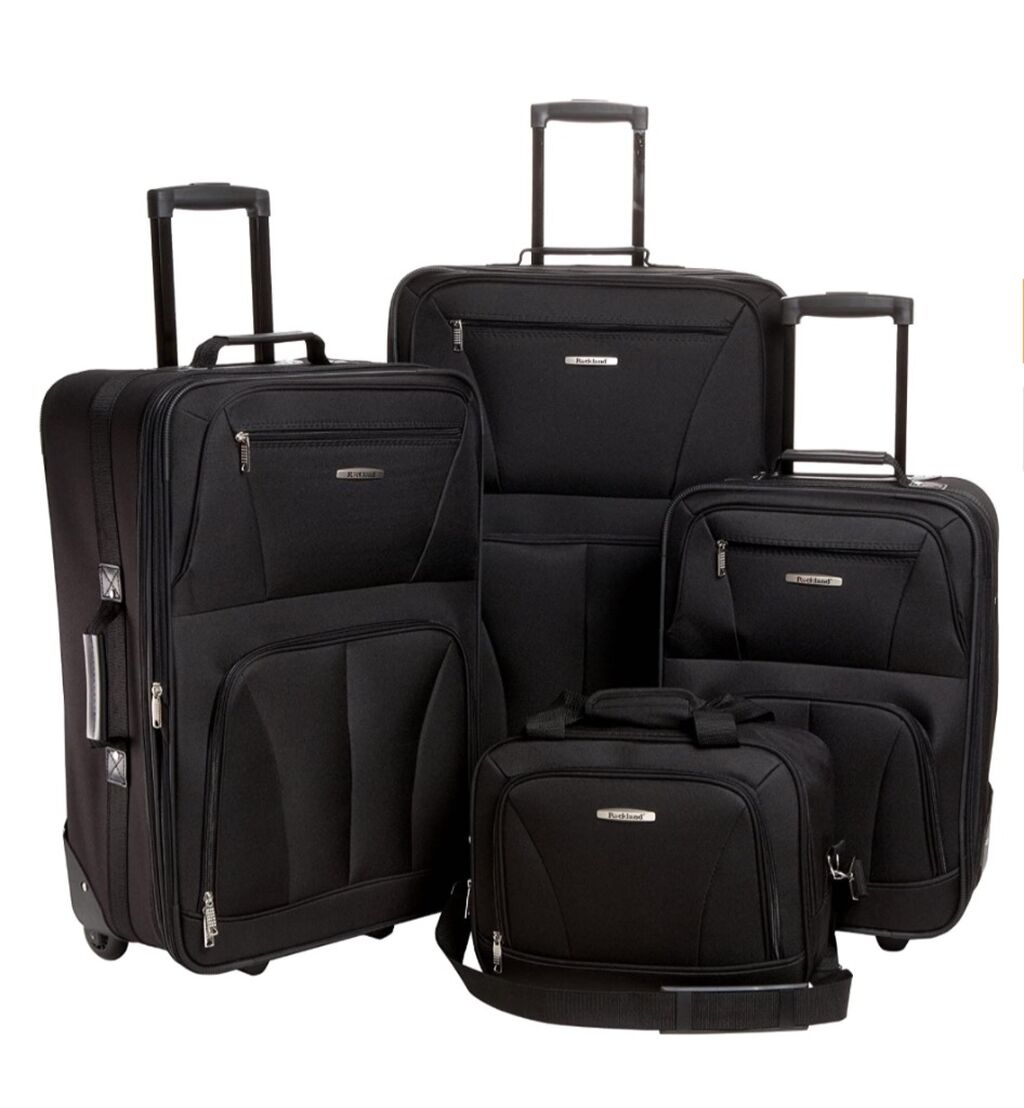 Rockland soft side right up luggage set $69 was $219