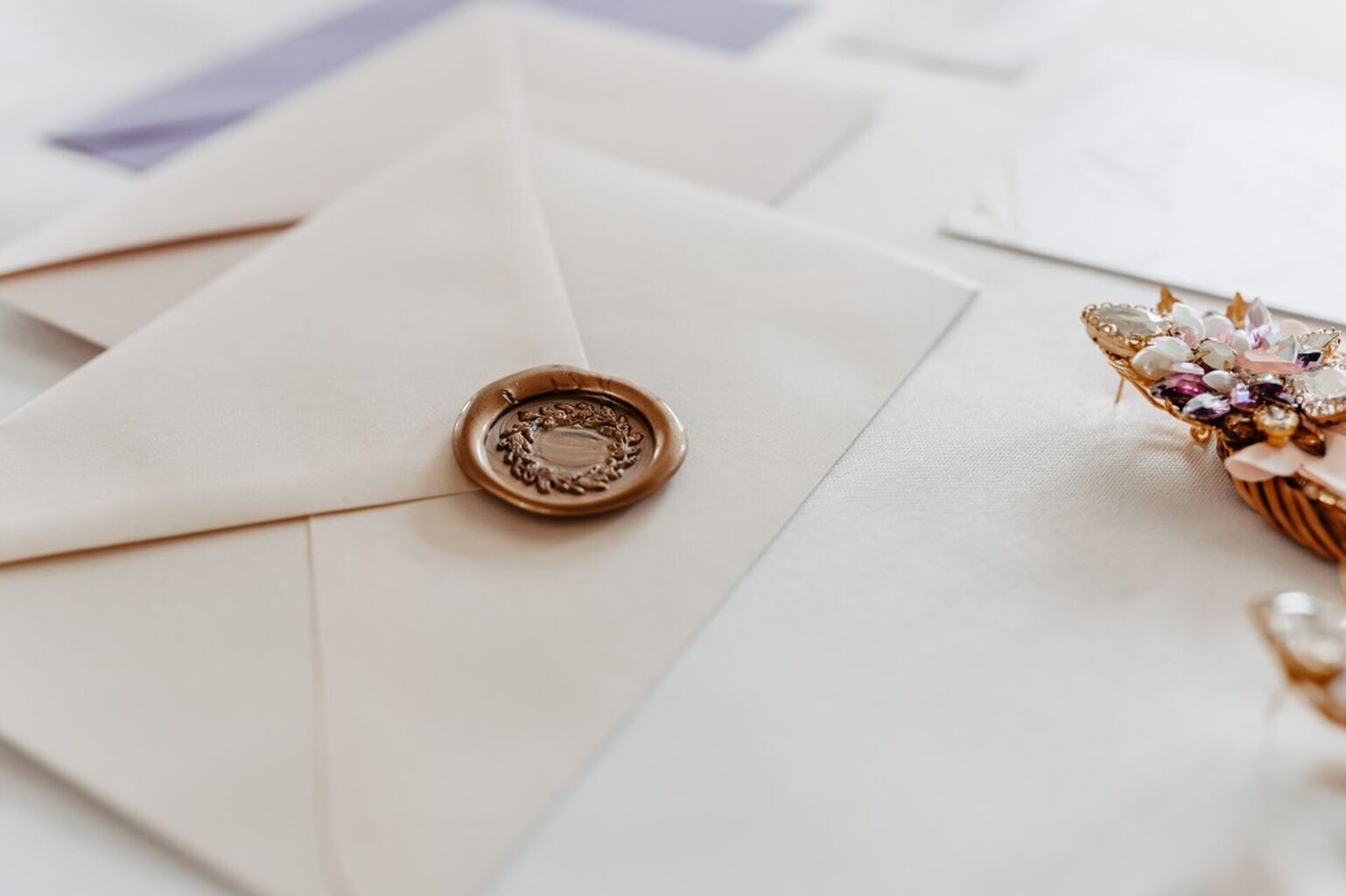 ✍🏼 Jak spr&aacute;vně napsat n&aacute;ležitosti na svatebn&iacute; ozn&aacute;men&iacute;? 