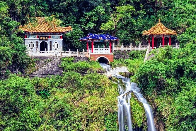 Hualien's Taroko Adventure: Swallow Grotto & Tunnels Exploration
