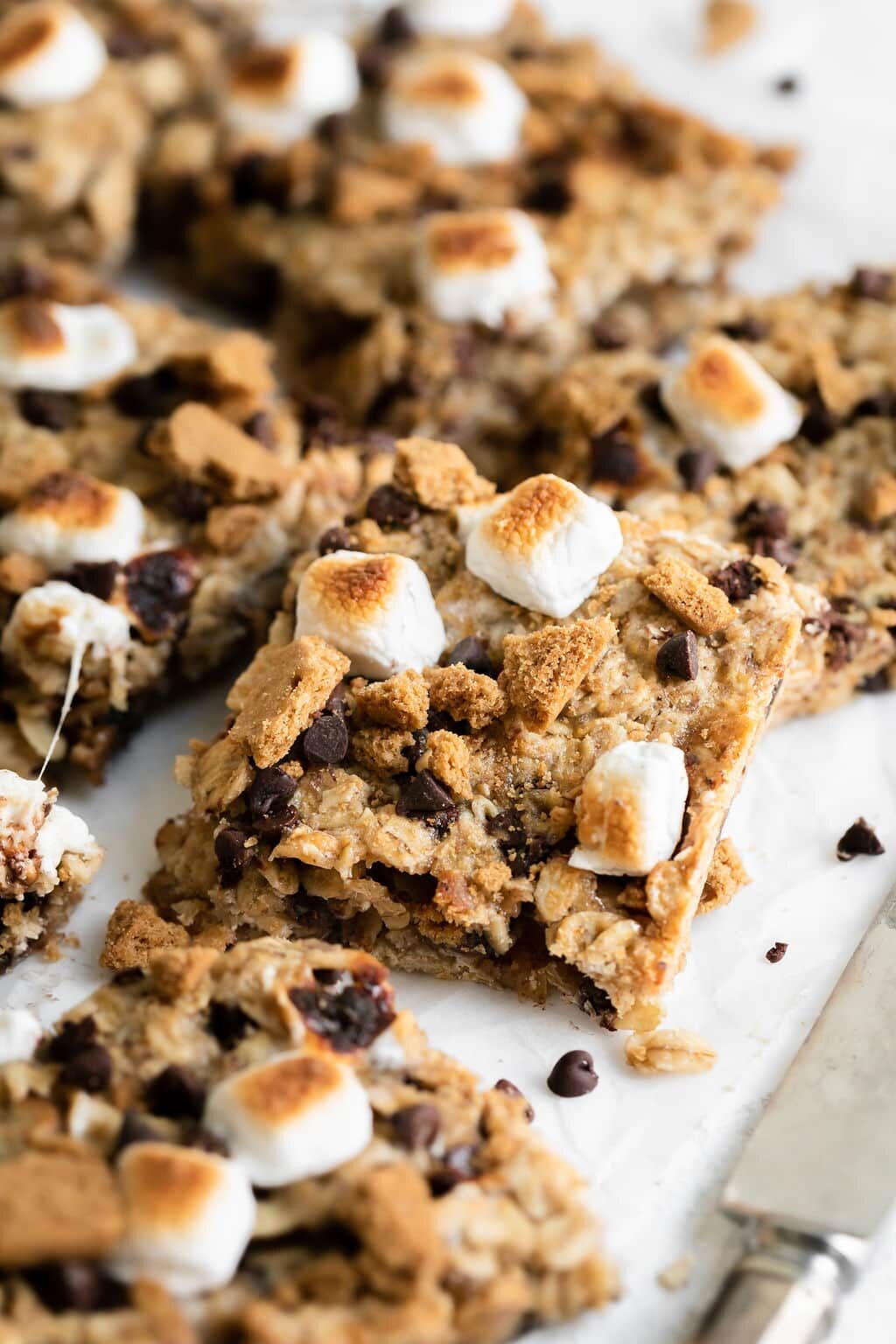 Chewy S'mores Granola Bars (Easy Baked Granola Bar)