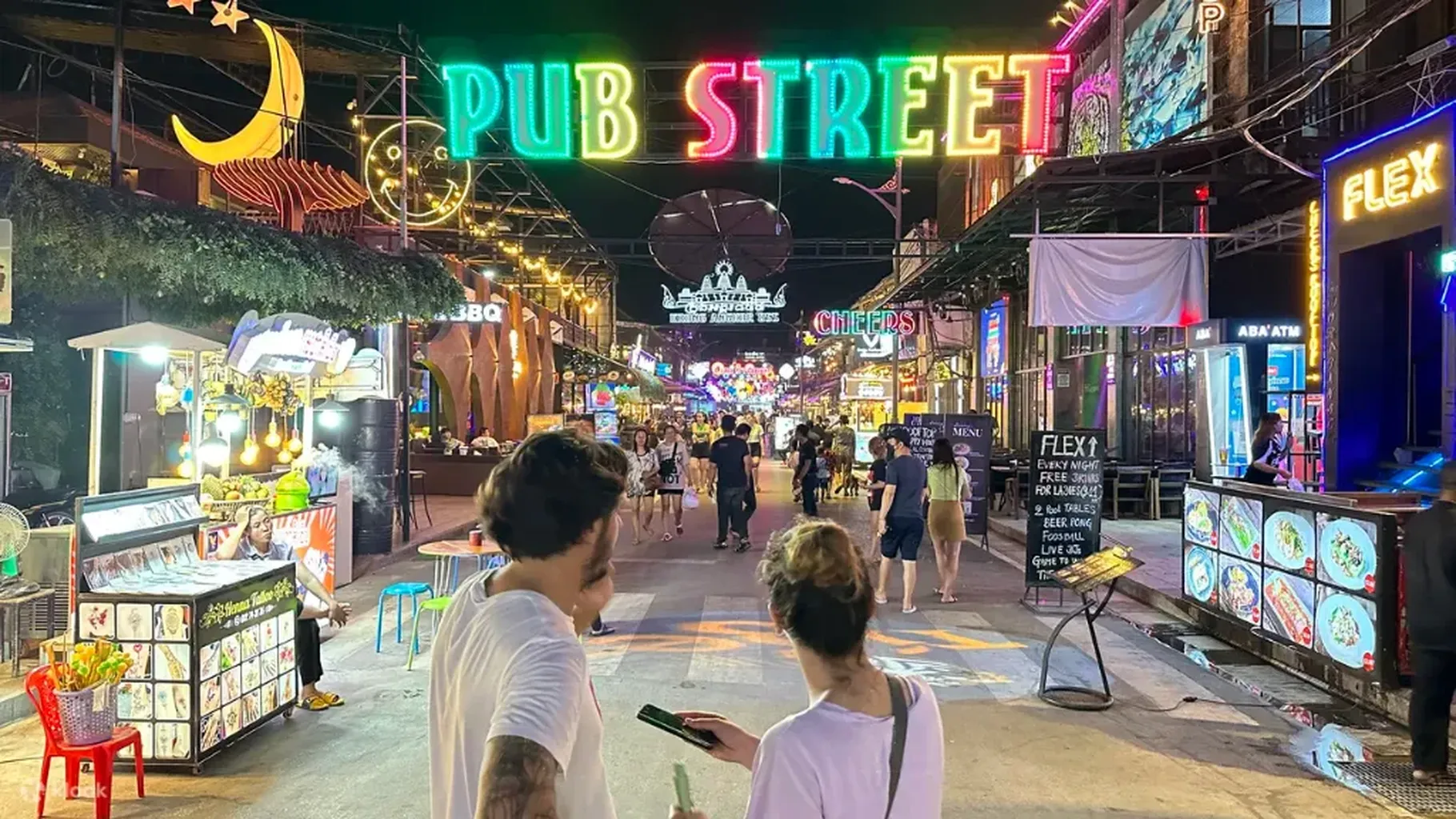  SIEM REAP NIGHT MARKET & PUB STREET  NIHG LIFE WALKING TOUR 
