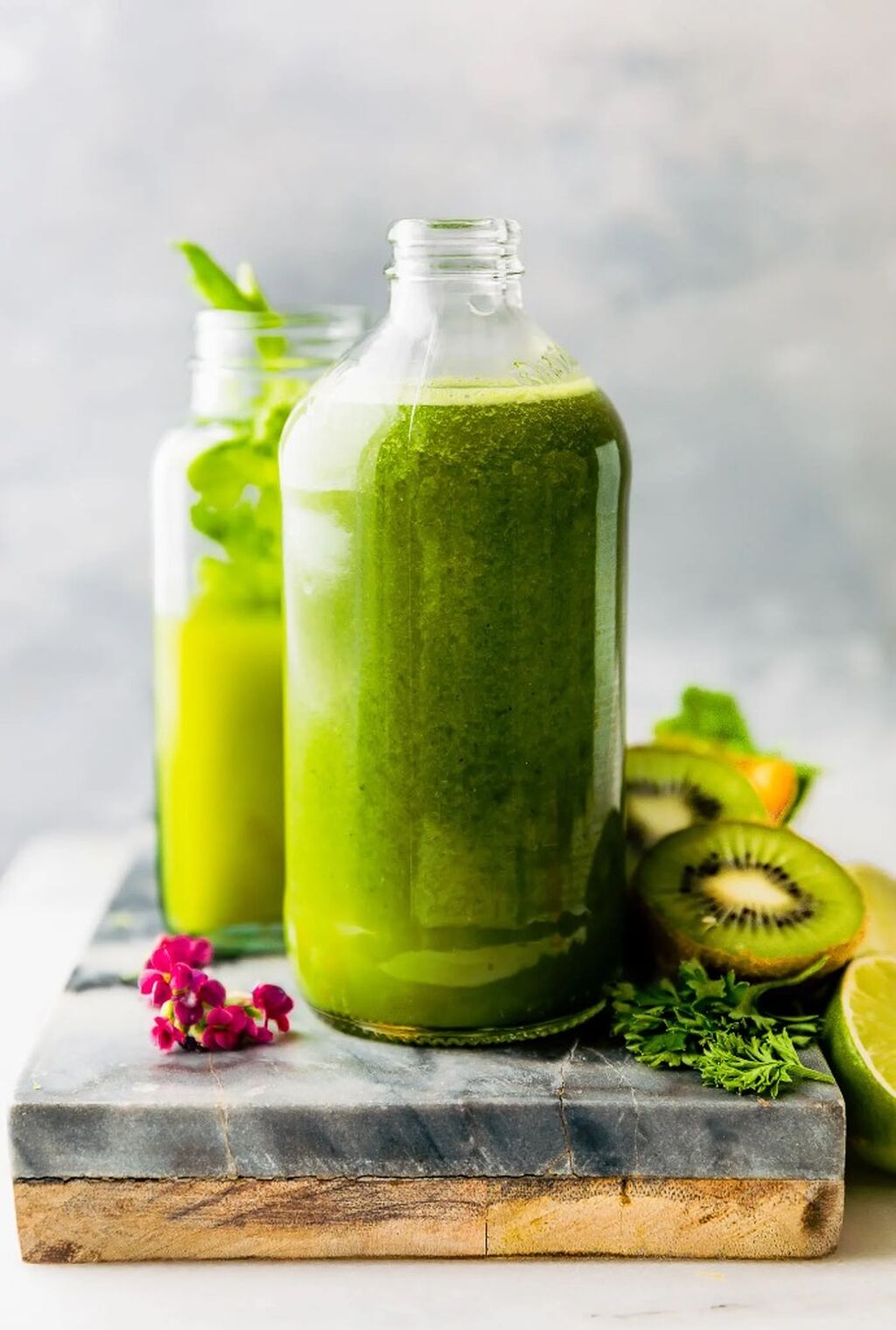 Kiwi detox green smoothie 