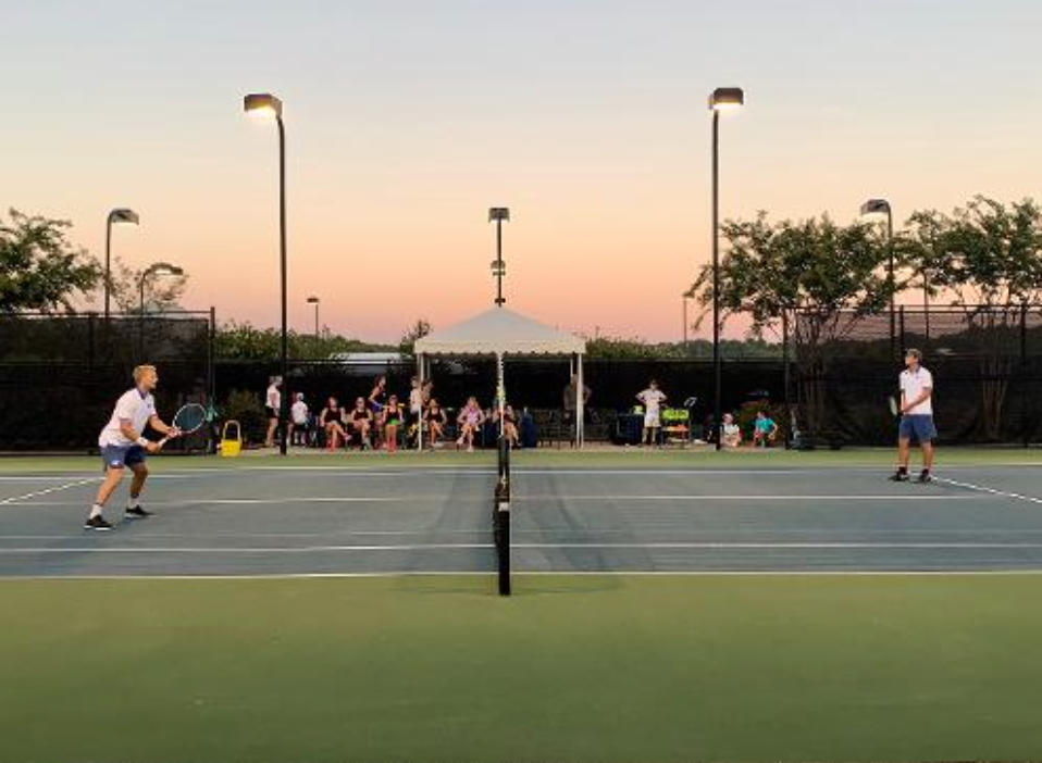 From beginners to pros, we've got it all covered! Discover your passion for racquet sports with us.