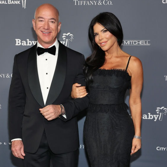 Conoce la historia de amor de Lauren S&aacute;nchez y Jeff Bezos, el fundador de Amazon