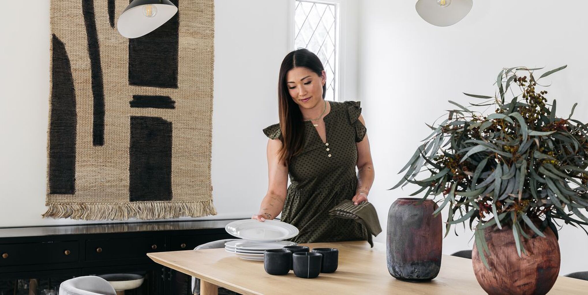 [ HOUSE BEAUTIFUL ] INSIDE JENNA USHKOWITZ'S ELEVATED YET COMFORTABLE LOS ANGELE HOME