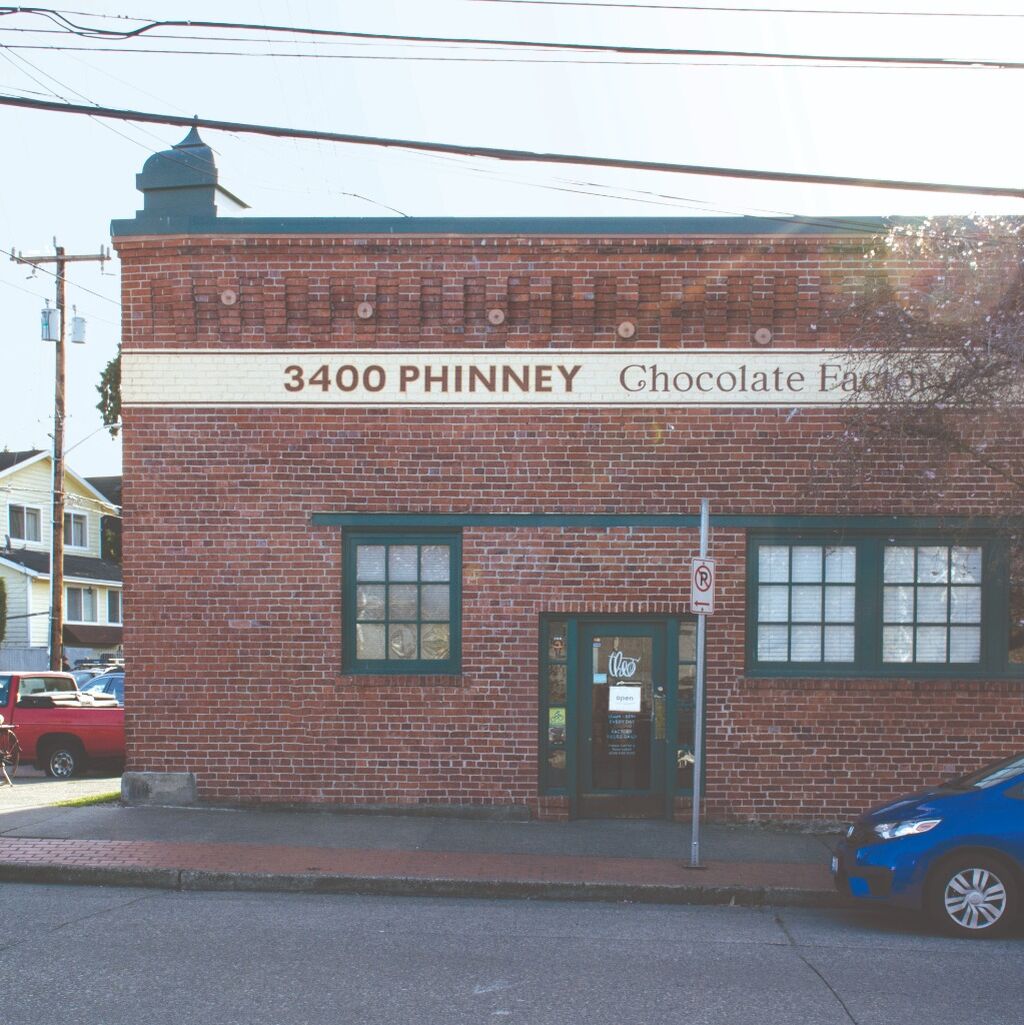 Theo Flagship Store