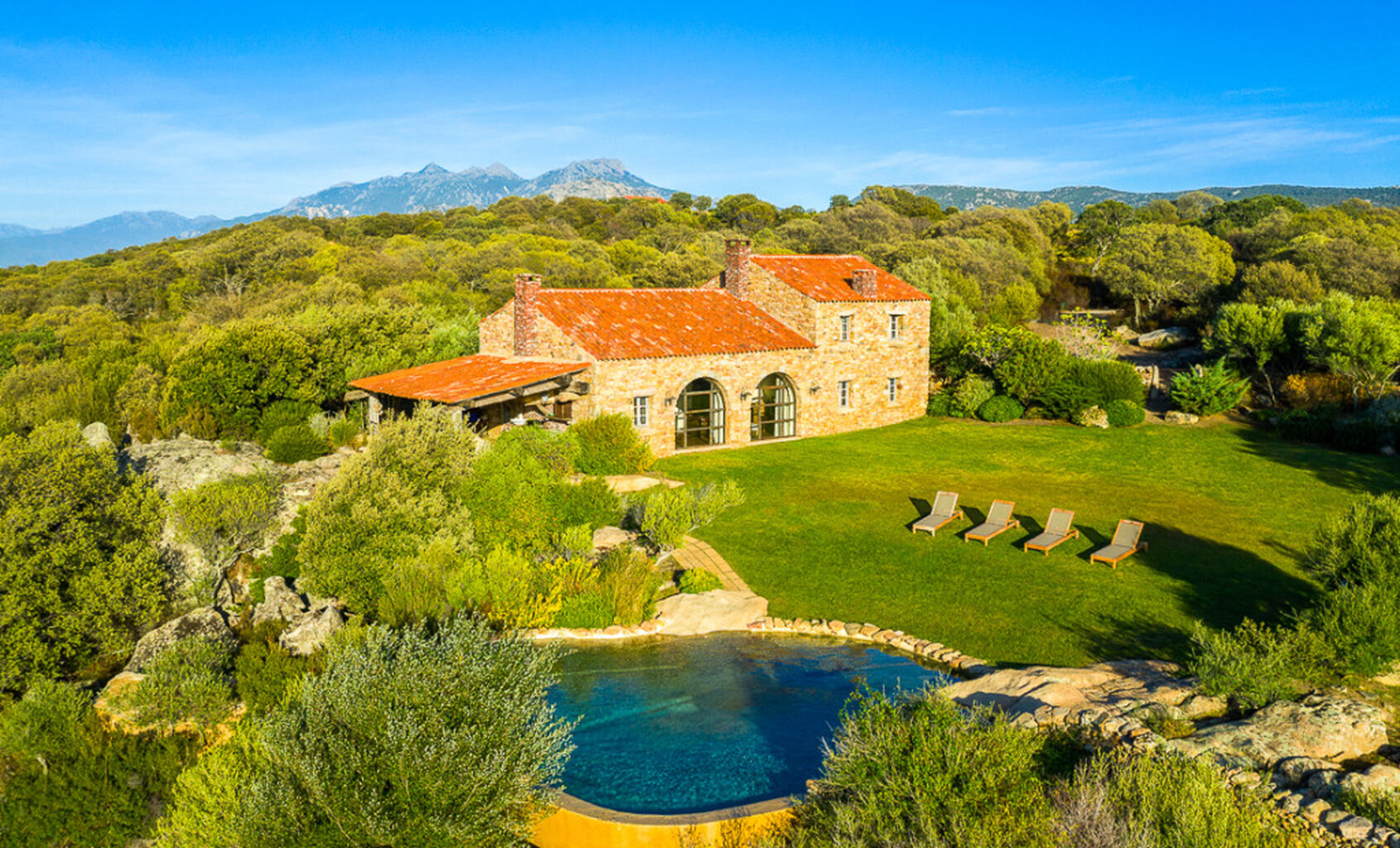 Hotel de Ferme 5 Etoiles &ndash; Domaine de Murtoli Corsica Video