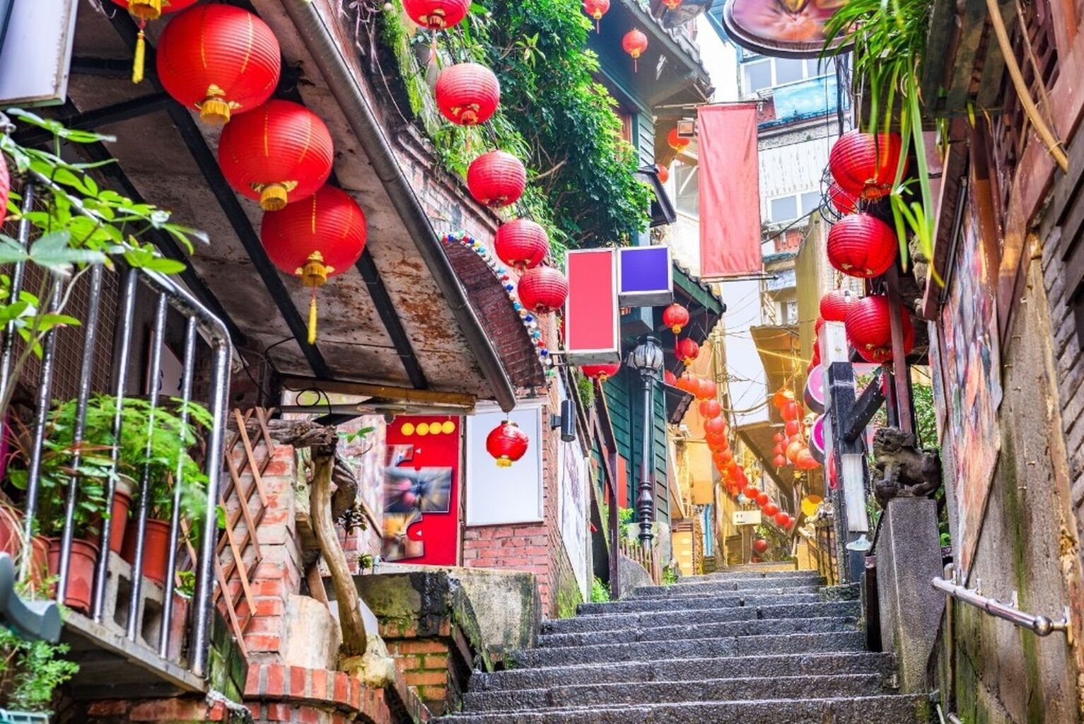 Taipei Explorer: Jiufen Old Street & Shifen Waterfall & Shifen Sky Lantern