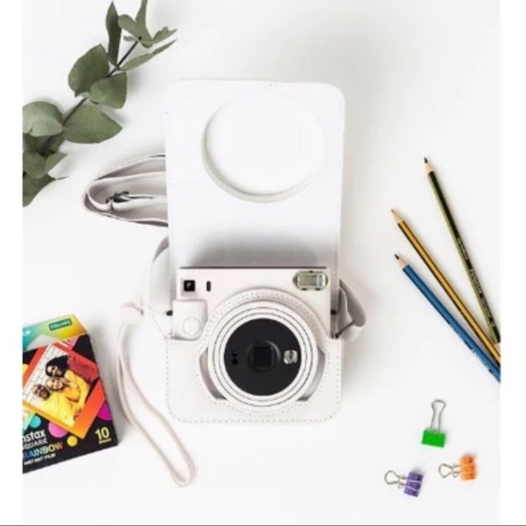 ￼FUJIFILM INSTAX SQUARE SQ1