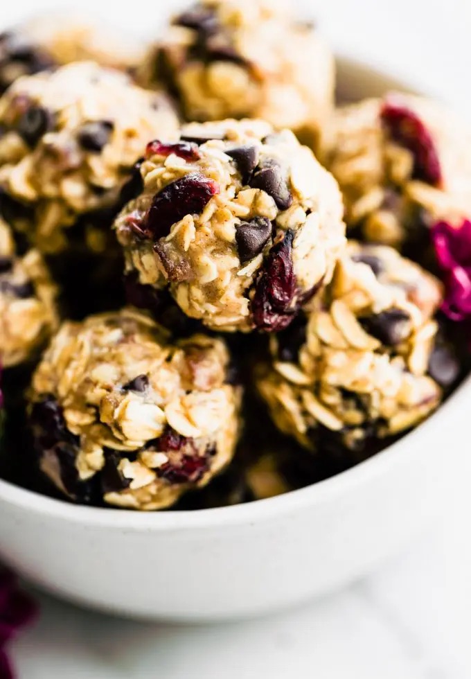 Oatmeal cookie energy bites 