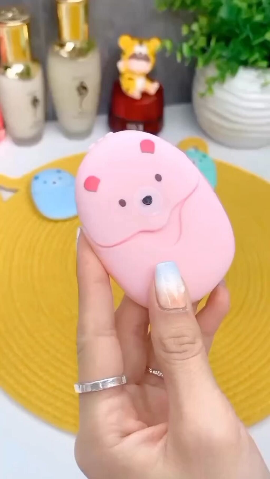 PORTABLE PAPER HAND SOAP