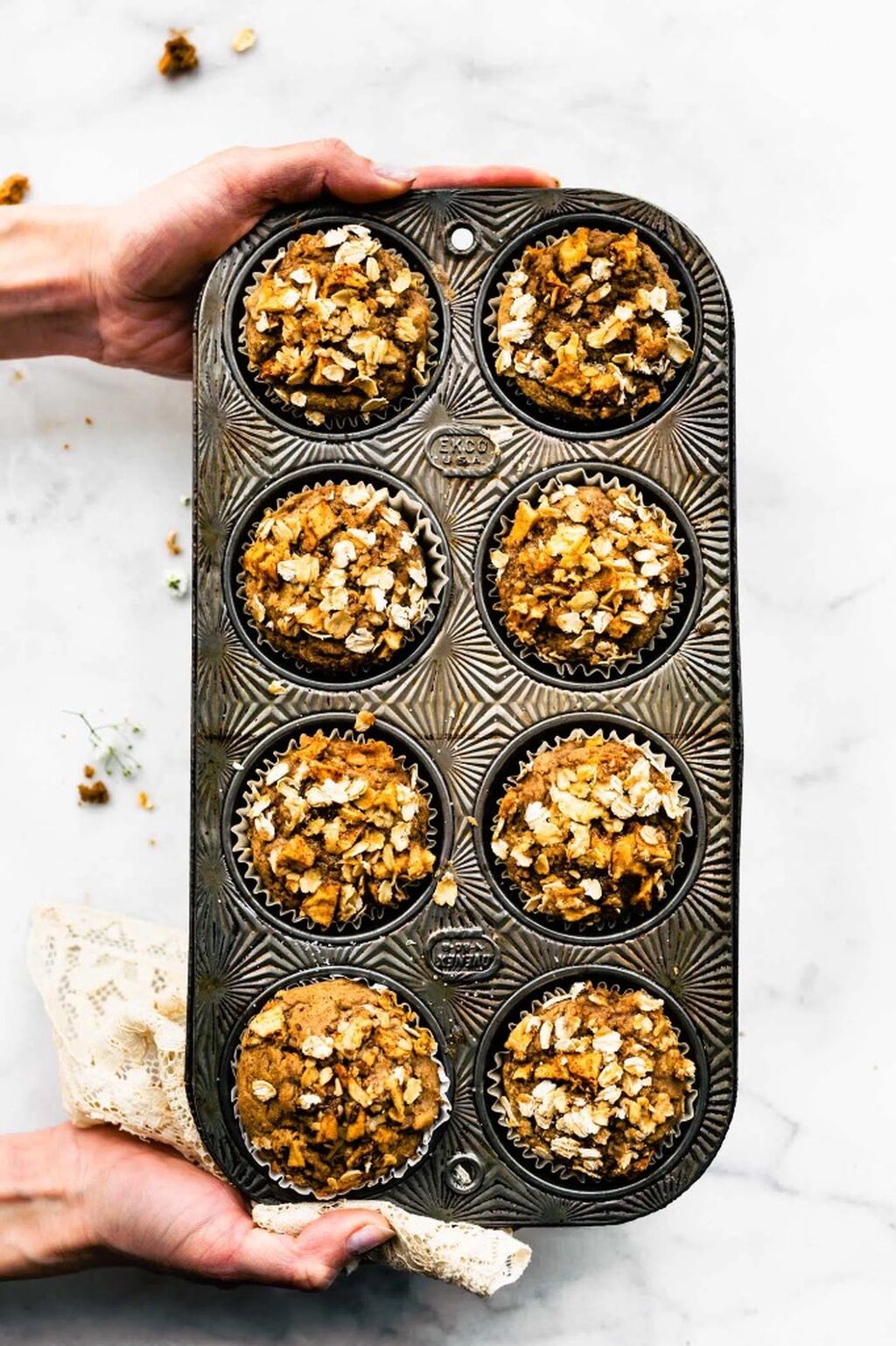 Oatmeal apple muffins 
