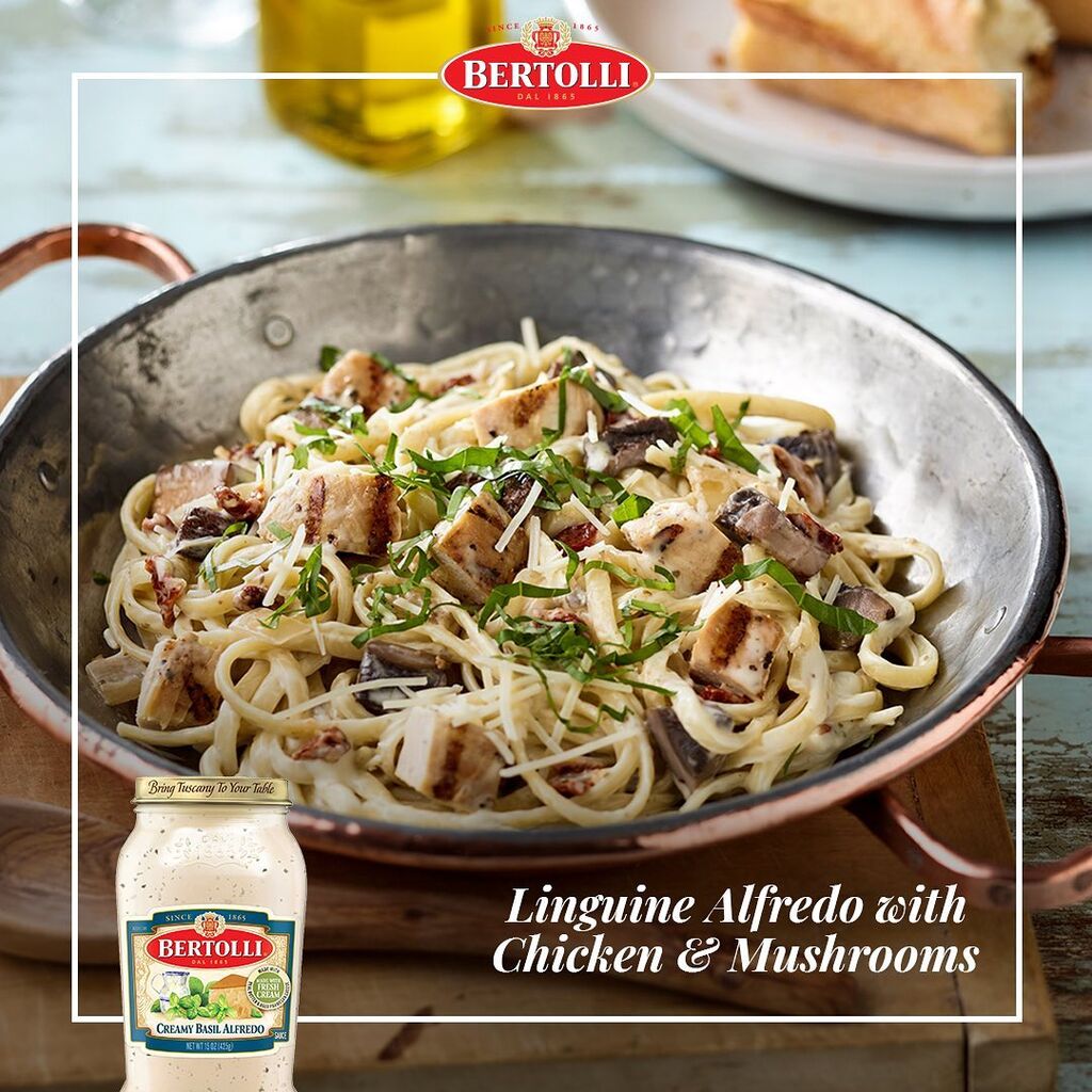 Linguine Alfredo with Chicken and Mushrooms