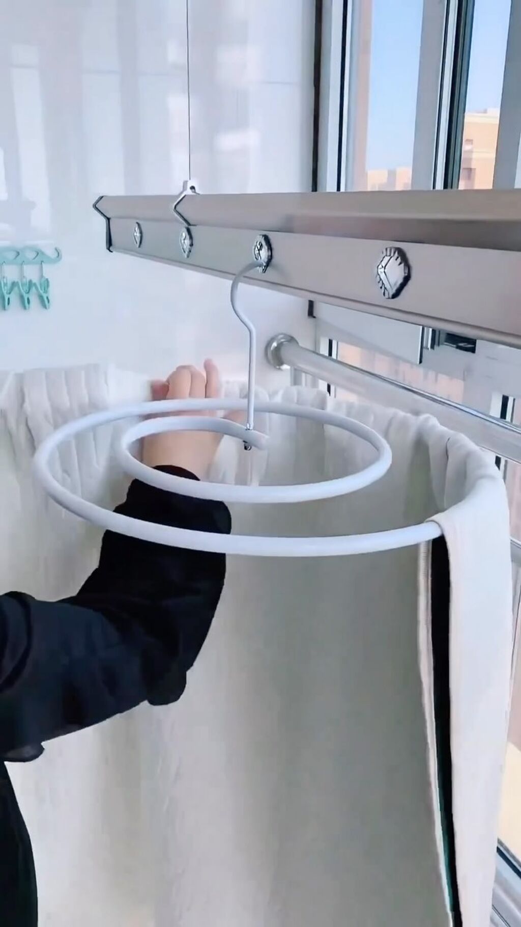 SPIRAL HANGER