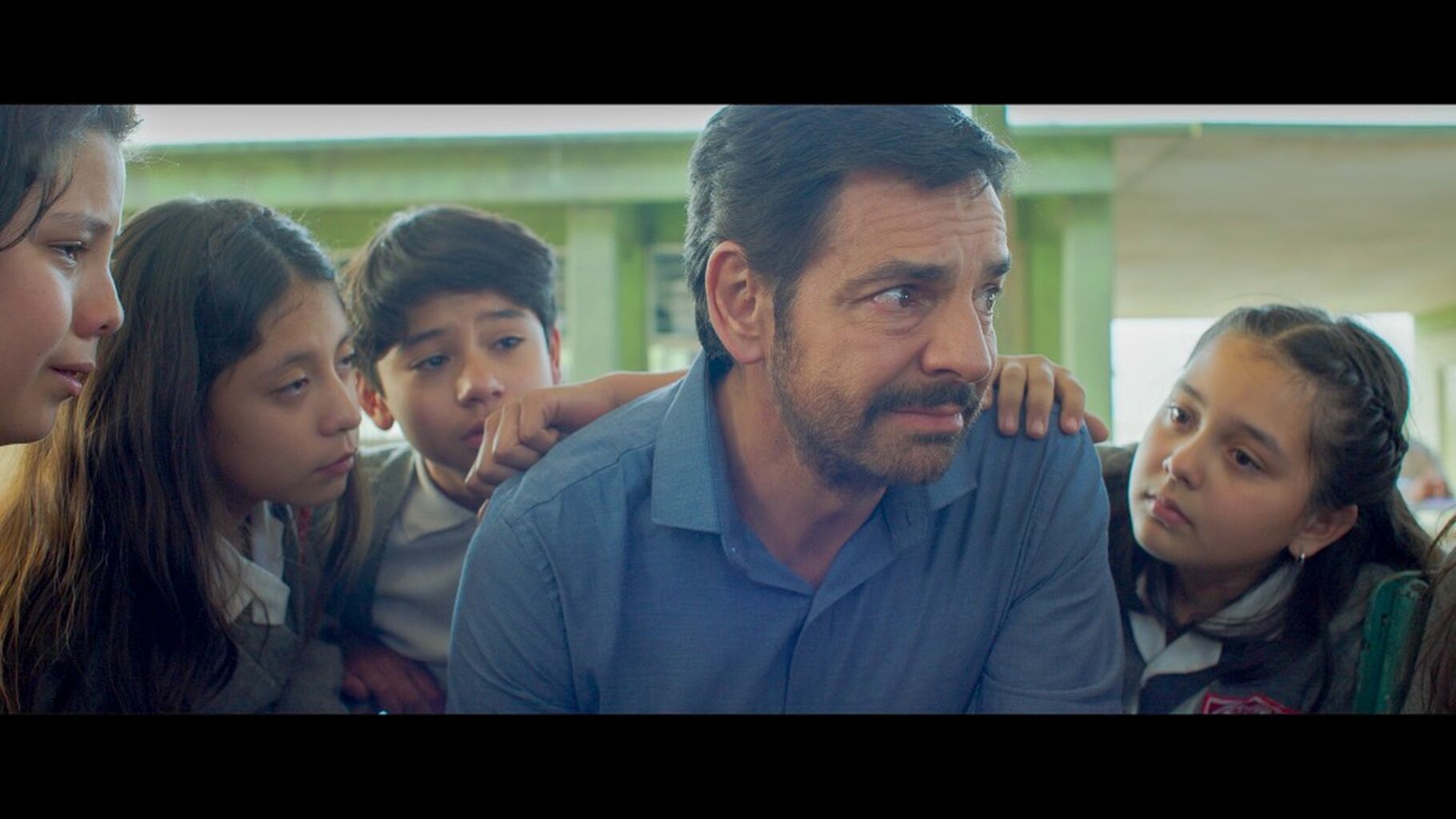 Radical: Eugenio Derbez y la pel&iacute;cula m&aacute;s POL&Iacute;TICA de su carrera | ENTREVISTA