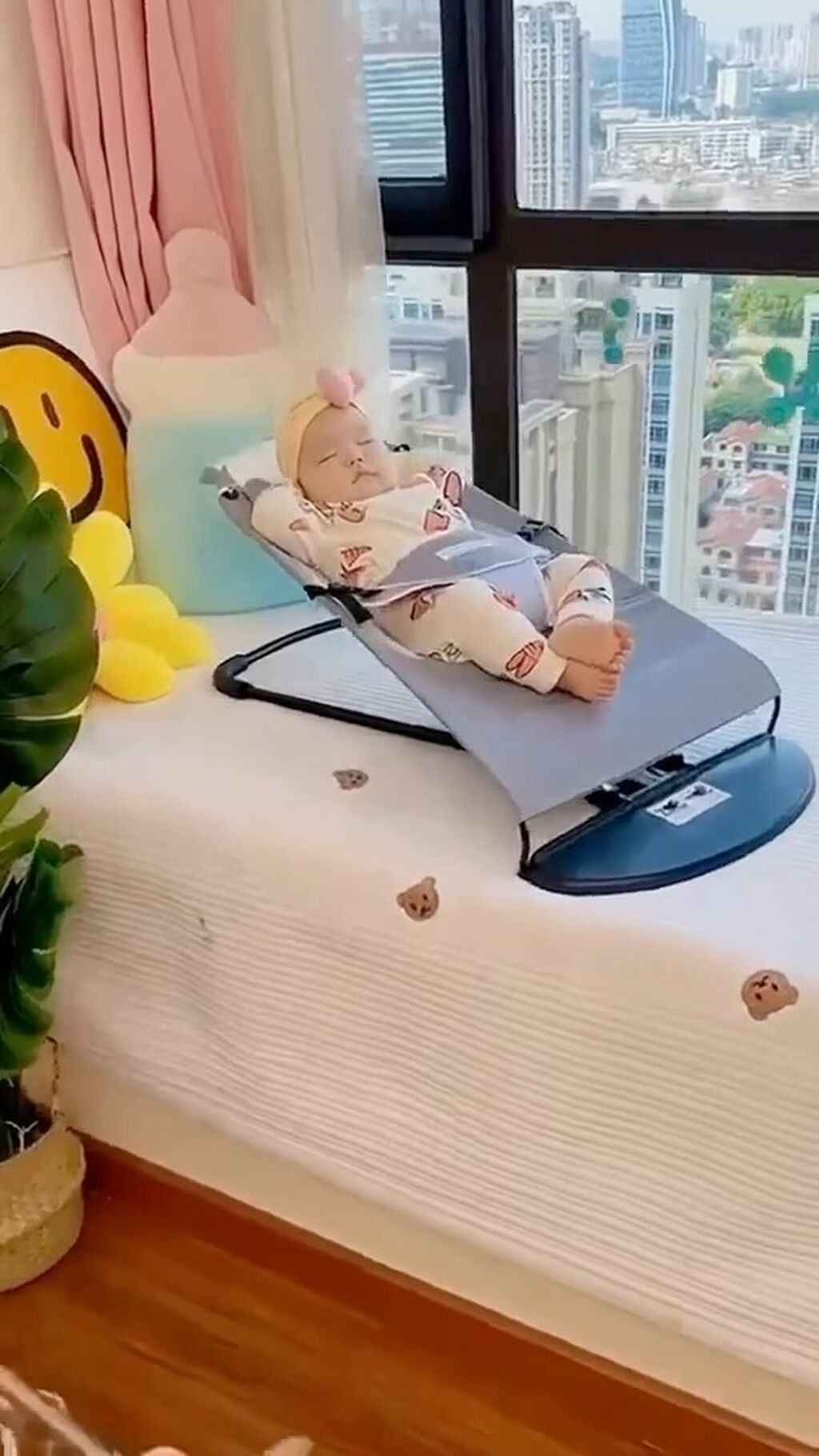 BABY ROCKING BED
