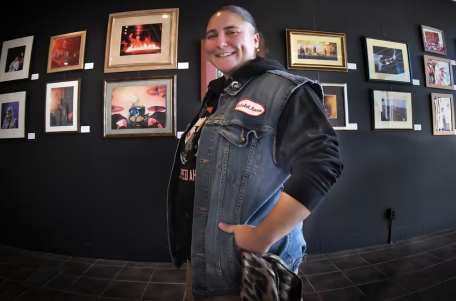 Une sc&egrave;ne musicale D&eacute;jant&eacute;e dans la lentille de Sophie Lavoie
