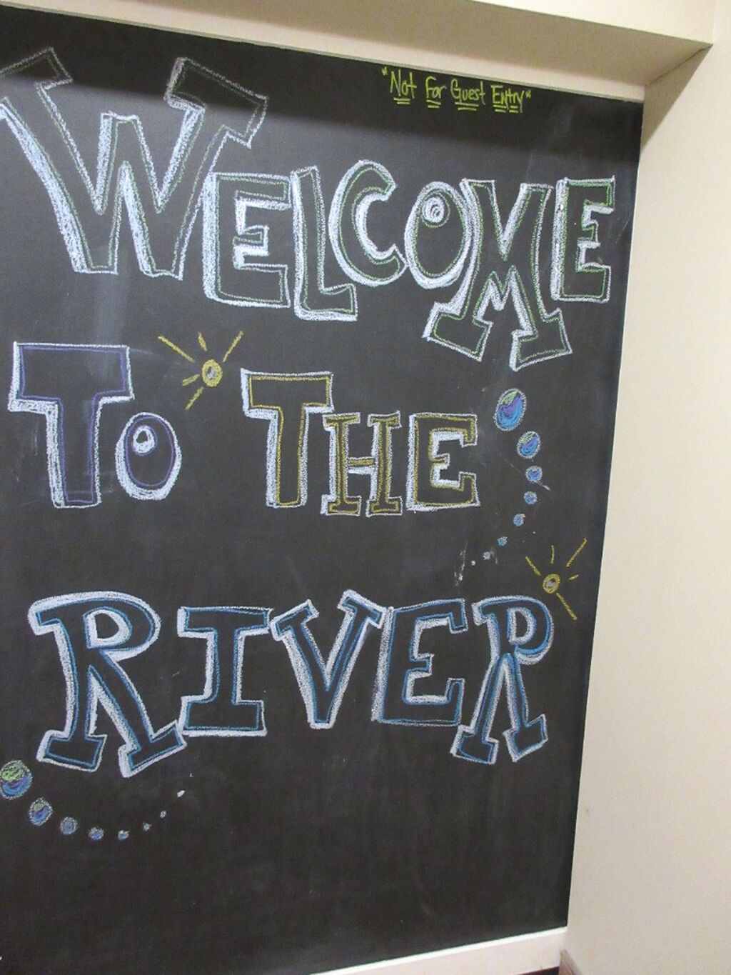 The River House, Apt & Bar 