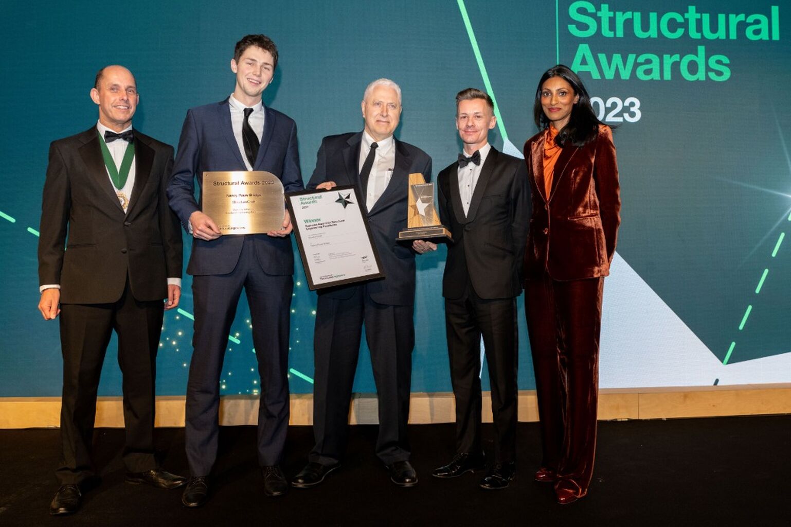 	Nancy Pauw Bridge wins Supreme Award