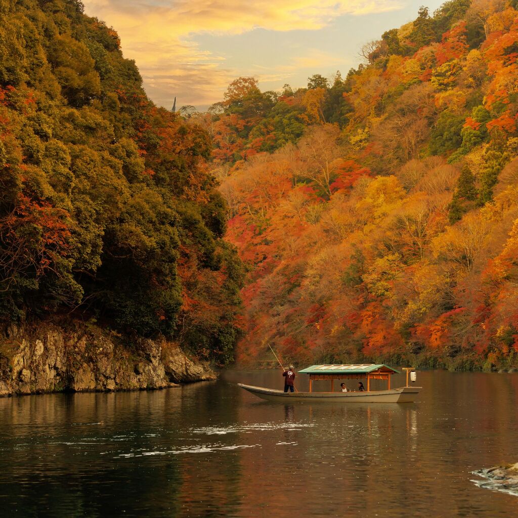 星のや京都「嵐峡の紅葉狩り舟」