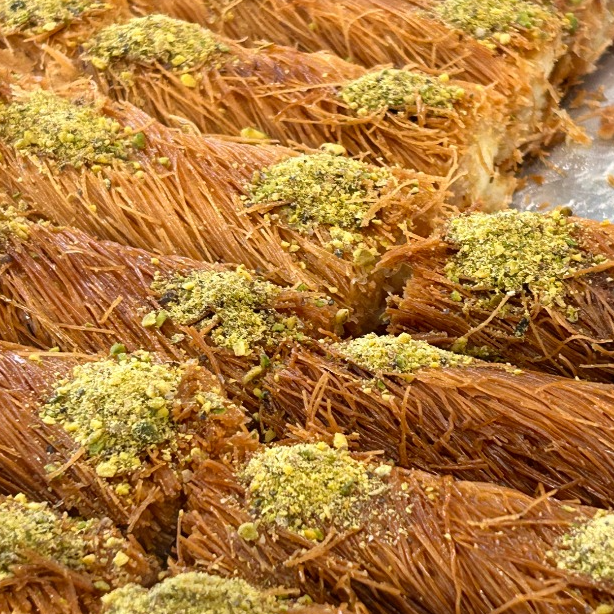 5-spots-foodies-need-to-visit-in-mississauga/