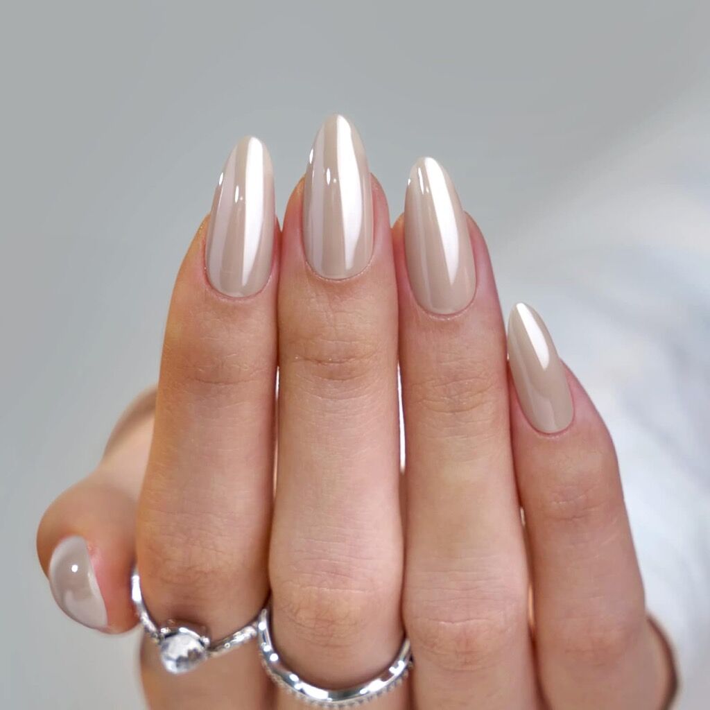 Pearl chrome nails