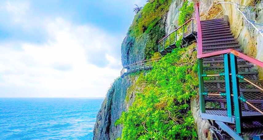 Hualien Coastal Charms: Qixingtan Beach, Liyu Lake & Cliffside Vistas