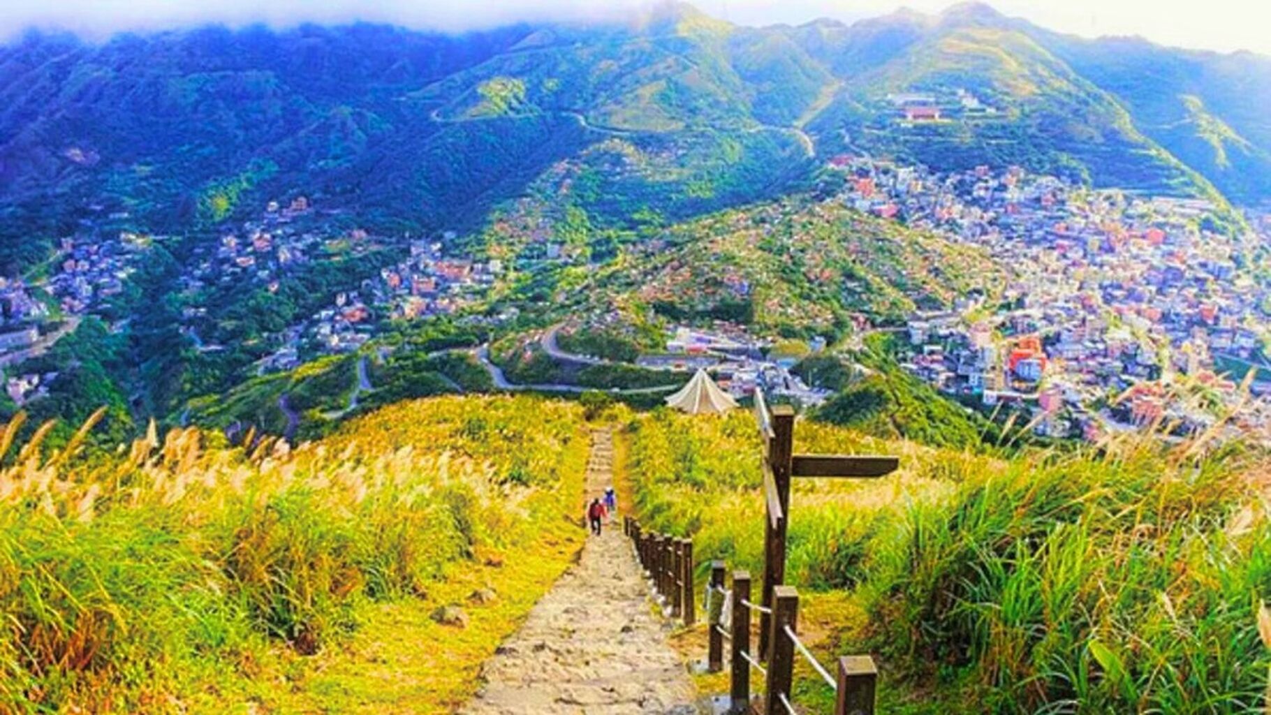 Keelung Trails & Tea Culture: Hiking Adventure & Jiufen Old Street Discovery