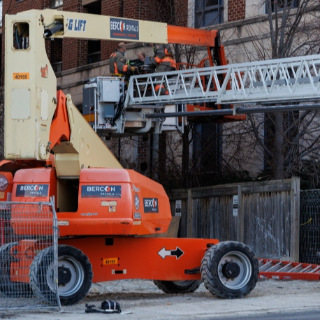 2 workers rescued from boom lift following collision with TTC bus