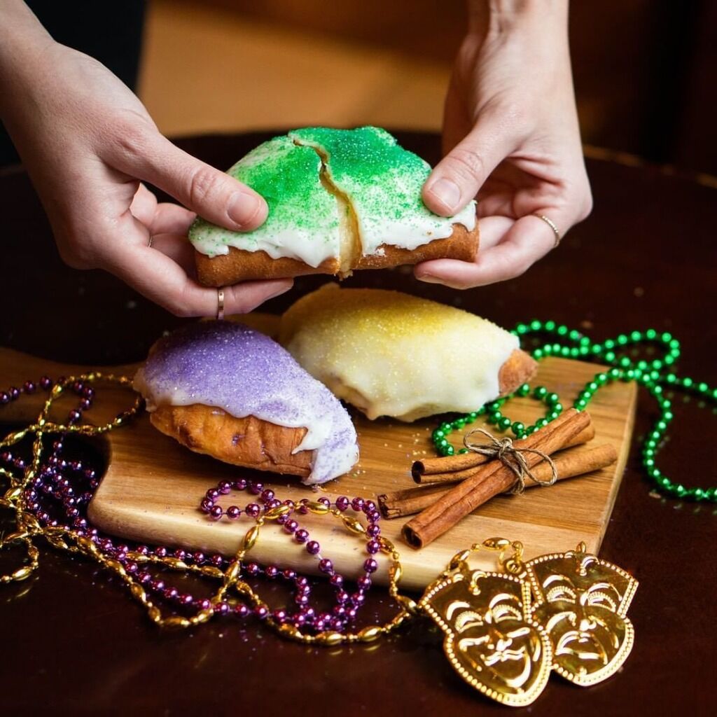 10 Ways Restaurants & Bars Can Leverage King Cake Specials
