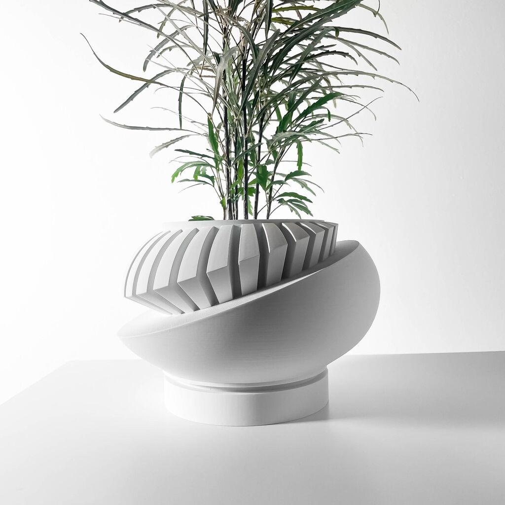 Luxar Planter Pot