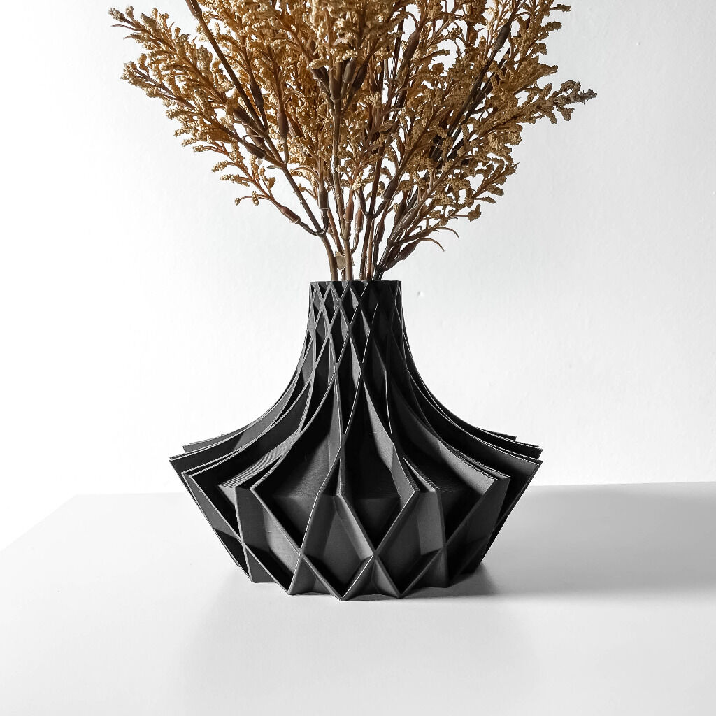 The Arkan Short Vase