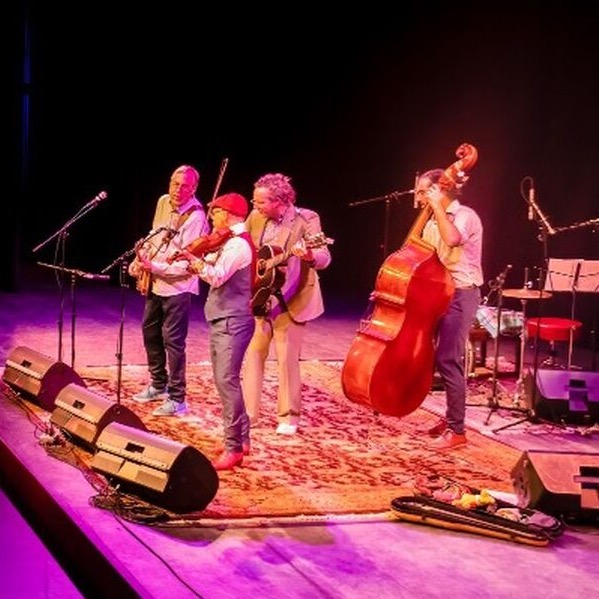 February News: Earl Jam on the Road; Daves/Jolliff at Back Porch Fest; Classes