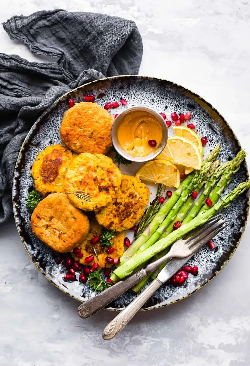 How to Make Salmon Cakes (3 Ways)