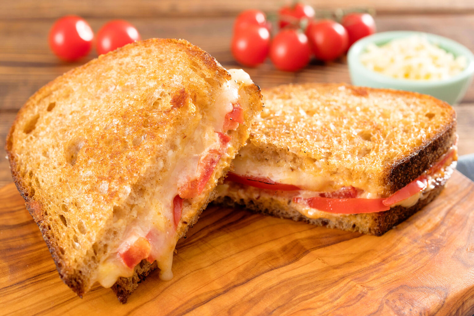 Chipotle and Tomato Grilled Cheese | Cacique&reg; Inc.