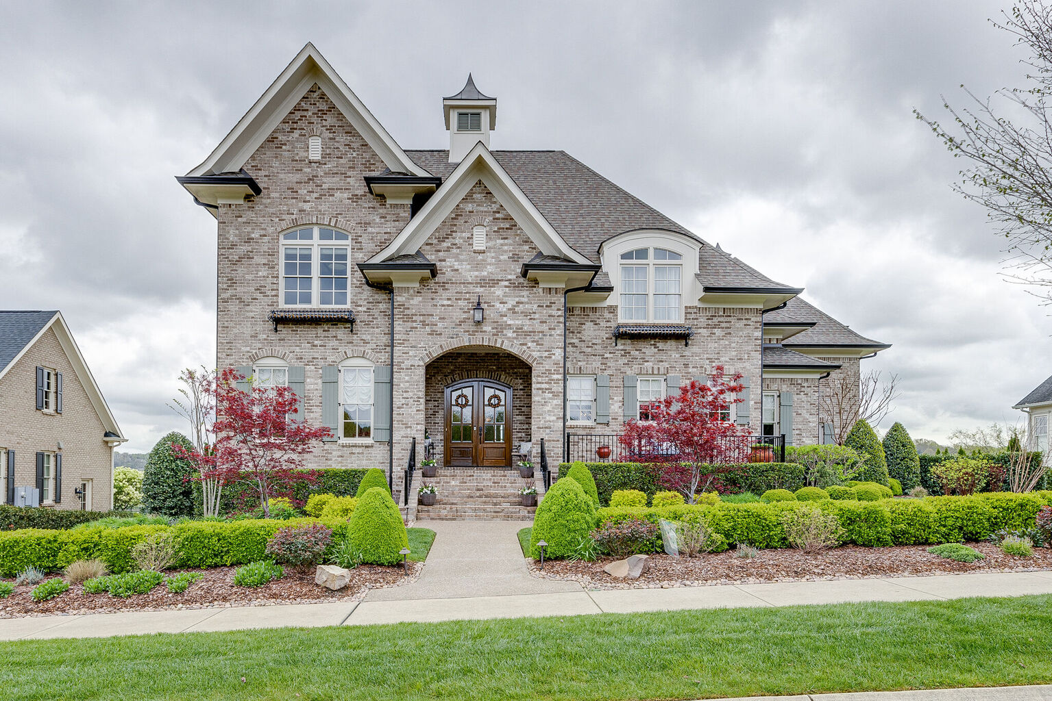 5190 Wildings Boulevard - Grove Living