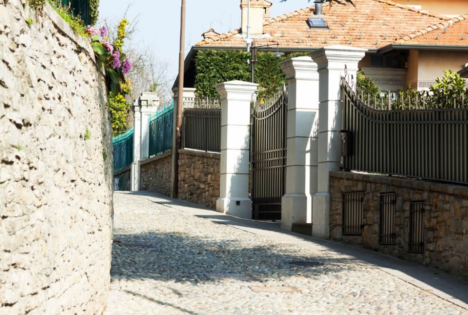 VALLA SOBRE MURO