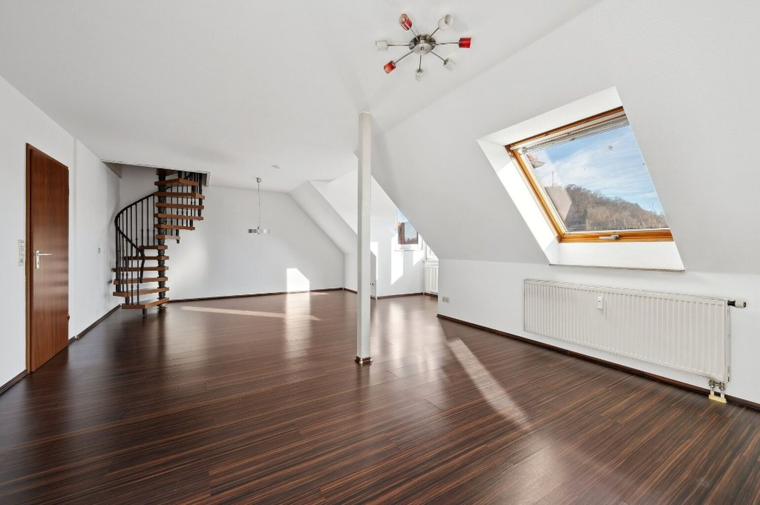 ZU VERKAUFEN: 3-ZIMMER-WOHNUNG MIT BALKON UND TG-STELLPLATZ IM ZENTRUM VON HEIDENHEIM