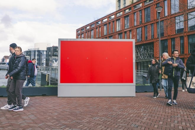 MCDONALD&rsquo;S NETHERLANDS PUT UP UNBRANDED BILLBOARDS THAT SMELL LIKE FRENCH FRIES