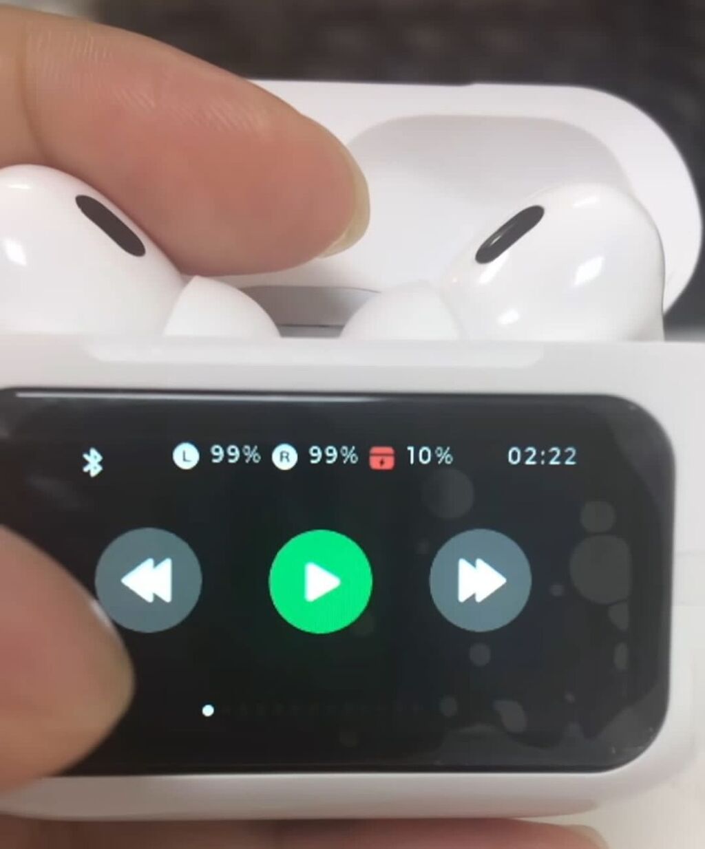screen earbuds