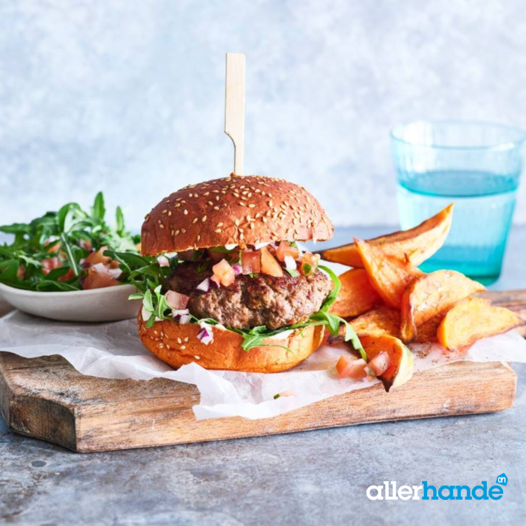 Spaanse paprika-chiliburger met zoete aardappelfriet