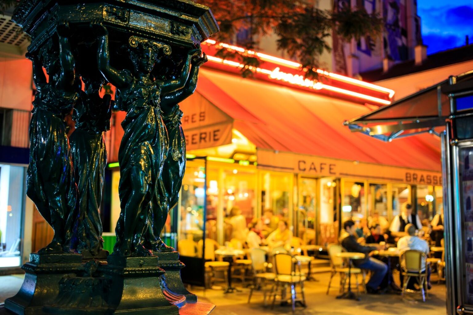 Live Like a French Walking Tour in Paris
