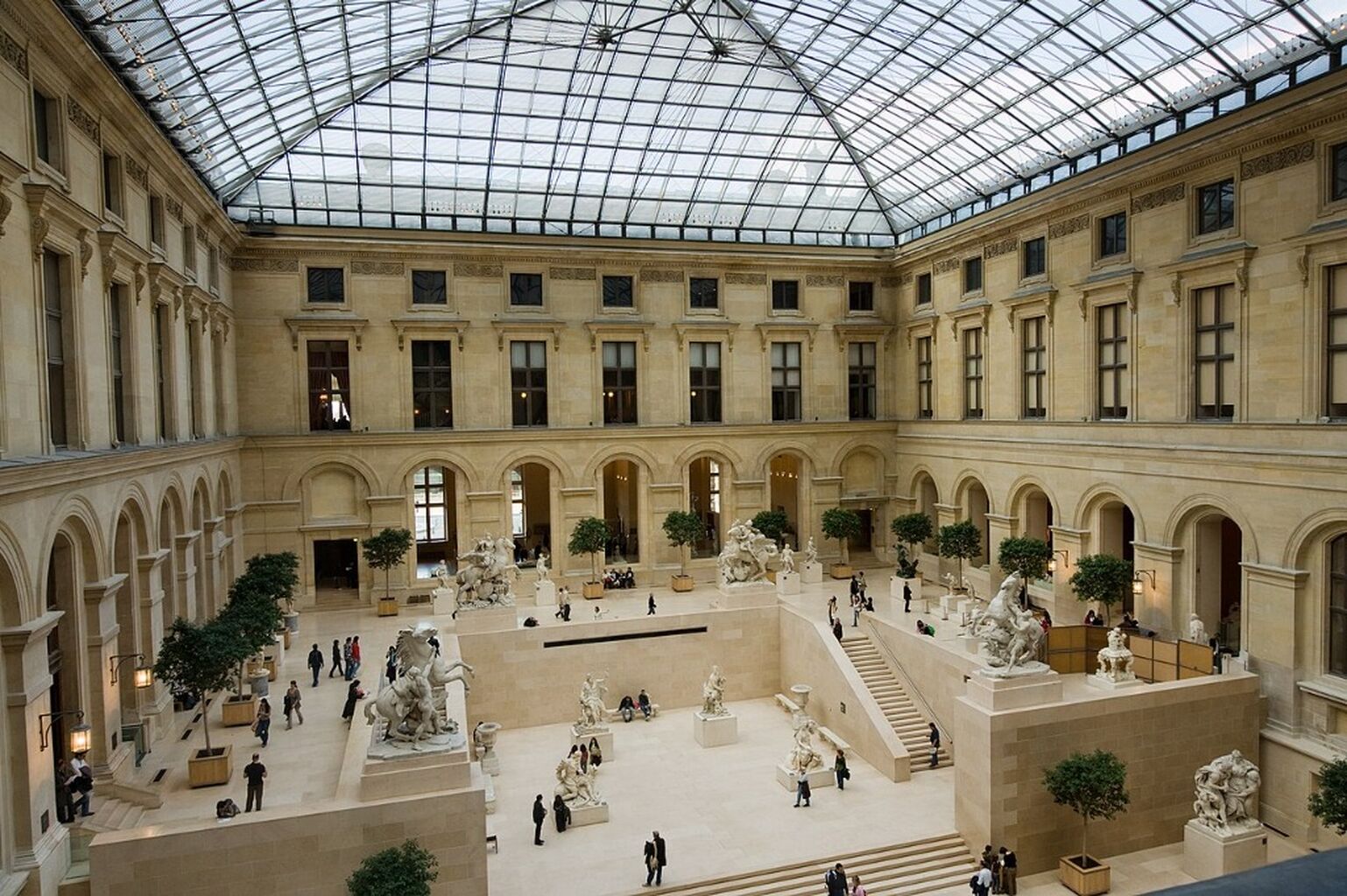 Louvre Museum Chinese Private Tour in Paris