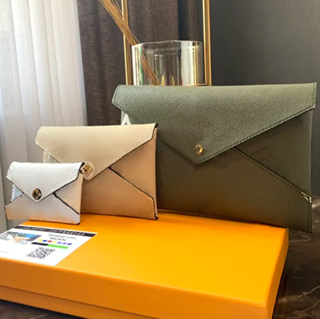 Facsimile LV 3-piece Envelope Set
