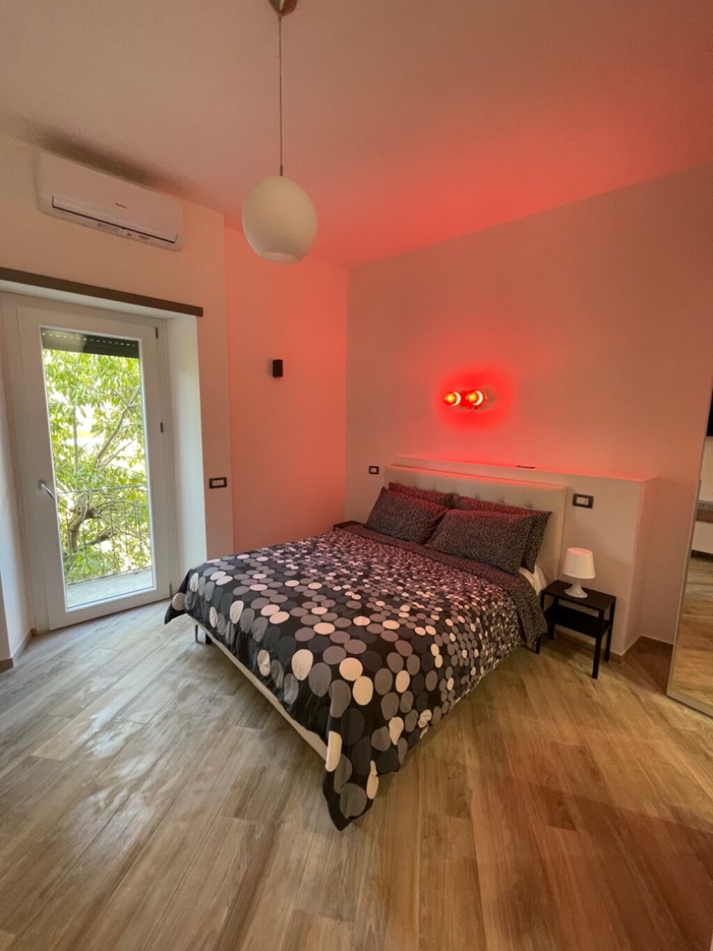 [3] The City Lights House 🚨