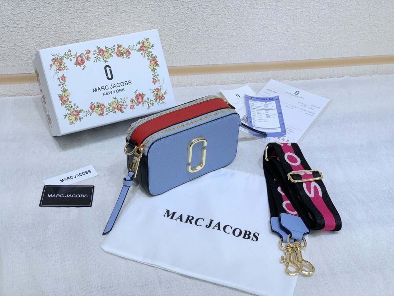 MARC JACOBS